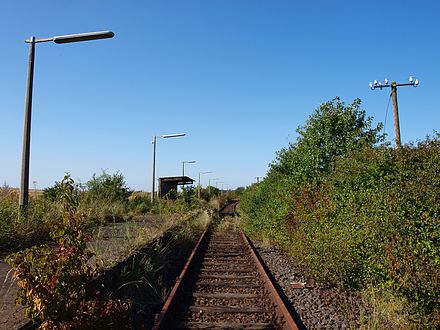 The halt of Obbornhofen-Bellersheim on the section disused since 2003 Horlofftalbahn Hp Obbornhofen-Bellersheim.jpg