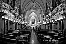 Interior of the Belo Horizonte Cathedral (Catedral da Boa Viagem) IgrejadaBoaViagemBH2.jpg