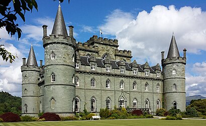 How to get to Inveraray Castle with public transport- About the place