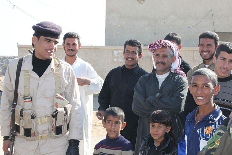 File:Iraqi Border Guards Reach Out to School Children DVIDS242403.jpg