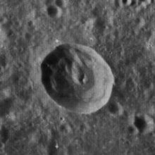 המכתש מפי Lunar Orbiter 3 (אנ')