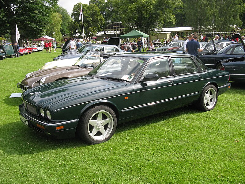 File:Jaguar XJR (9295207924).jpg