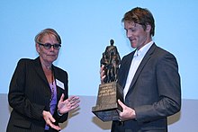 Jens Arne Svartedal receives the 'Honorary Prize of Egeberg' 2011-05-05.jpg