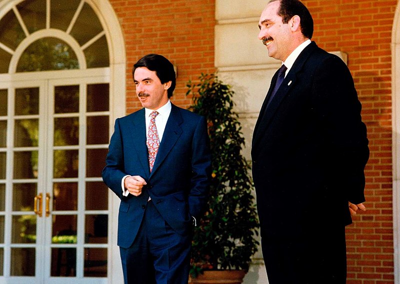 File:José María Aznar recibe al presidente del Principado de Asturias. Pool Moncloa. 4 de junio de 1996.jpeg