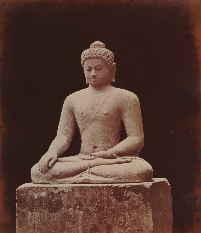 KITLV 90004 - Isidore van Kinsbergen - Buddha of Borobudur near Magelang - Around 1900.tif