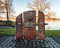 Bevrijdingsmonument ‘IJsseloversteek 17 april 1945’ in Park De la Soblonièrekade.