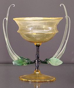 Sticlă suflată cu un design floral, de Karl Koepping, din Germania (1896)