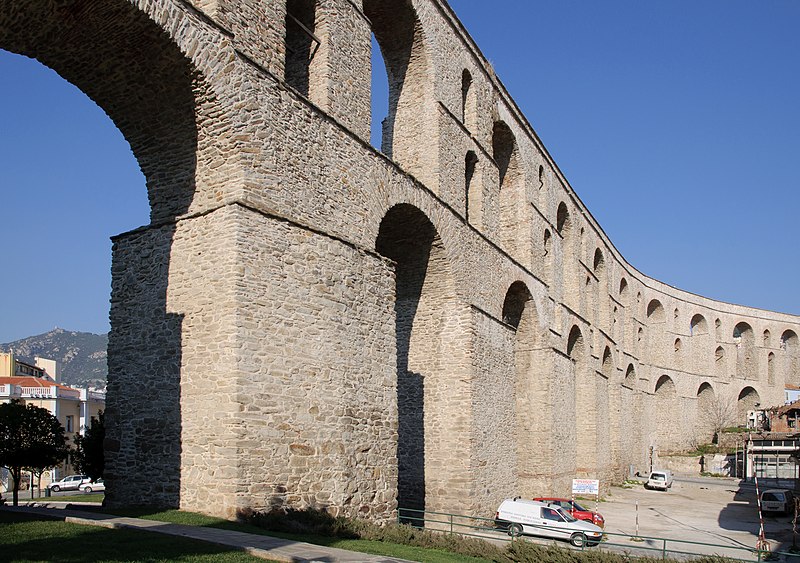 File:Kavala aqueduct - 1.jpg