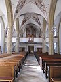 Mittelschiff und Orgelempore