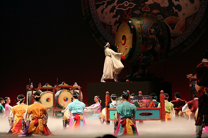 File:Korean dance-Grand Drum Ensemble-01.jpg