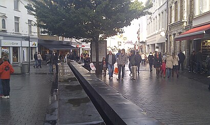 Hoe gaan naar Lange Steenstraat met het openbaar vervoer - Over de plek