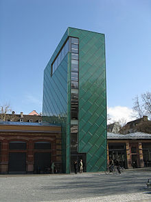 Kunsthalle mit grüner Vorhangfassade aus Glas (Foto: 2008)