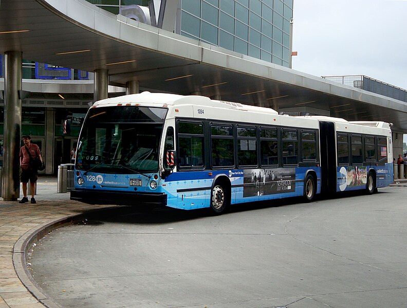 File:LFS1284 at South Ferry.jpg