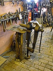 Leg vise Leg vice - geograph.org.uk - 1483449.jpg