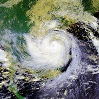 ベトナムへ接近する台風第14号 （10月3日）
