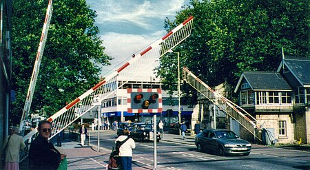 Lincoln high street level crossing.redvers