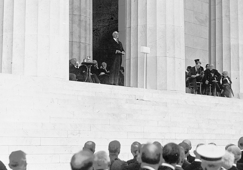 File:Lincoln Memorial Dedication with President Harding crop.jpg