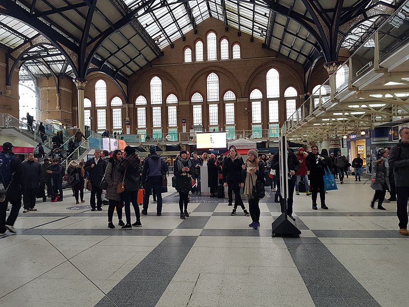 File:Liverpool Street – 20180228 114606 (39797485385).jpg