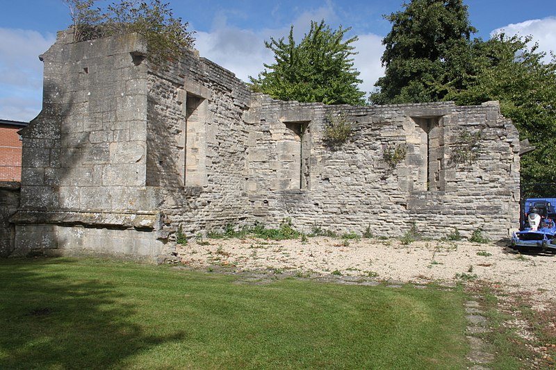 File:Llanthony Priory, Remains of Precinct Wall North of Inner Gatehouse.JPG