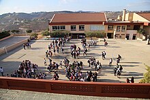 Description de l'image Lycée de Habbouche. Le bâtiment de l'enseignement secondaire..jpg.