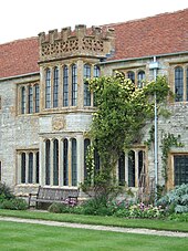 The bay windows of the Great Parlour and Great Chamber on the south front Lytes Cary 2009 South front, bay window.JPG