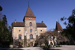 Dvorac Münchenwiler travanj 2011.jpg