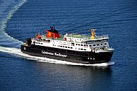 MV Hebrides Mendekati Uig, Skye, 9 Mei 2015.jpg