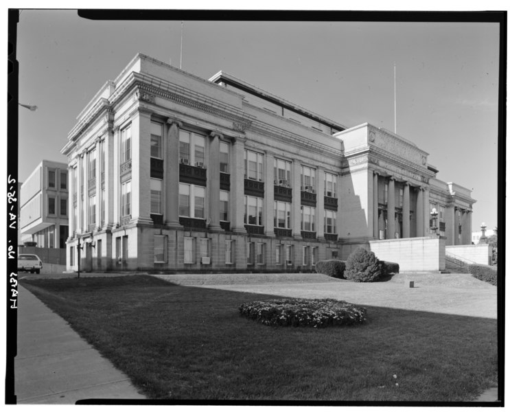 File:Main elevation of Municipal Building and partial view of annex HABS VA, 81-ROAN, 1A - Roanoke Municipal Building and Annex, 216 Campbell Avenue Southwest and 215 Church Avenue HABS VA,81-ROAN,1-2.tif