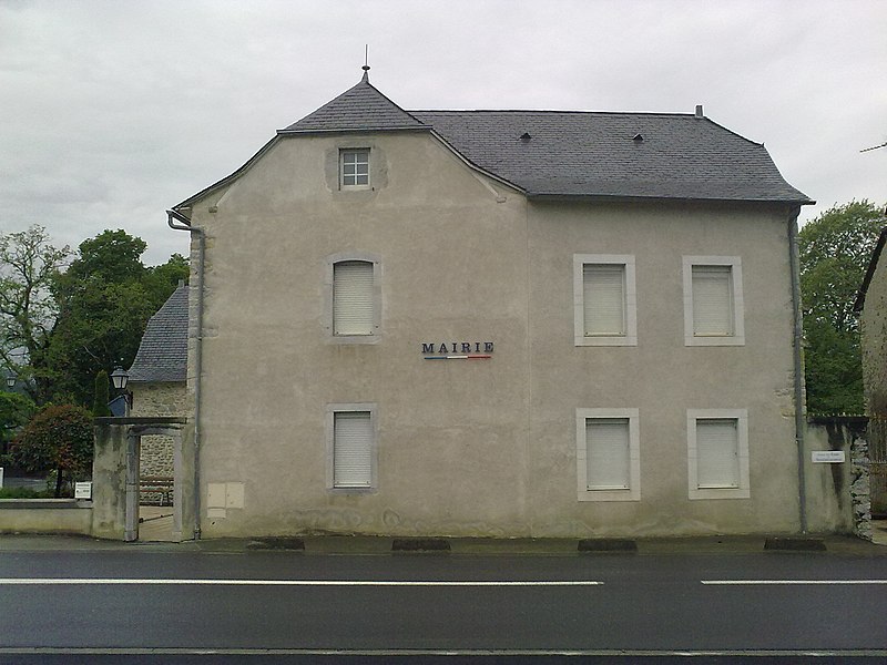 File:Mairie de Gurmençon.jpg