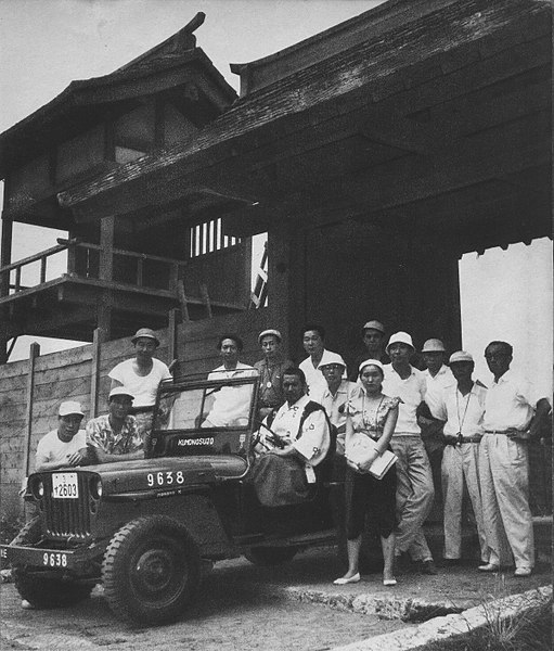 Cast and crew of Throne of Blood taken in 1956, showing some of the Kurosawa-gumi. (From left to right) Shinjin Akiike, Fumio Yanoguchi, Kuichiro Kish