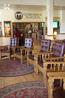 Mammoth Hot Springs Hotel, aula (9396309698). Jpg