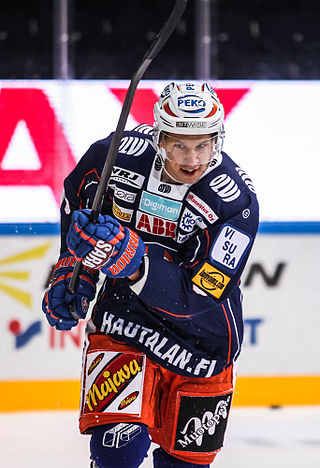 <span class="mw-page-title-main">Masi Marjamäki</span> Finnish ice hockey player