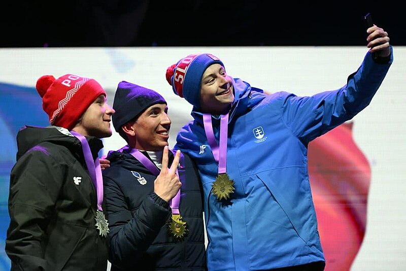 File:Medals ceremony of individual boys EYOF 2022.jpg