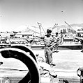 סא"ל מנחם כהן מפקד זירת ים סוף על הרציף בנמל הצבאי באילת, 1962