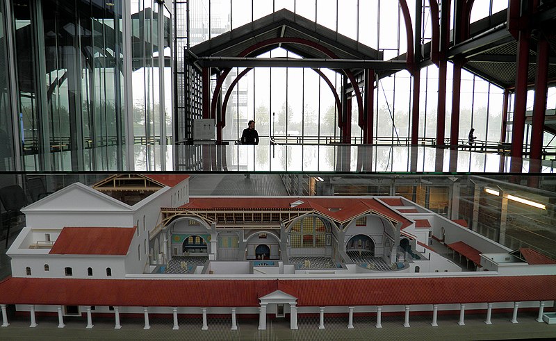 File:Model of the Town Baths, Xanten, Germany (8178239988).jpg