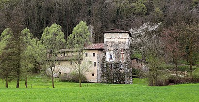 Come arrivare a Monastero Di Torba con i mezzi pubblici - Informazioni sul luogo