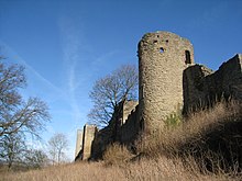 Mortimer's Tower with the towers of the inner bailey in the distance Mortimer's Tower at Ludlow Castle.jpg