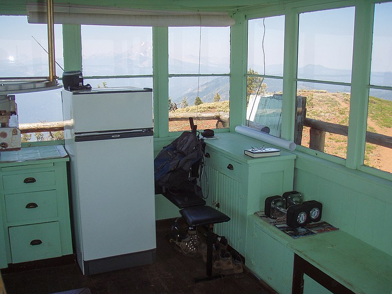 File:Mt. Harkness Fire Lookout Interior (501290c2-2688-41f9-ae4f-3fcb7b87eda2).jpg