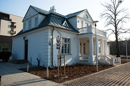 Tập_tin:Muzeum_historyczne_willa_Bratki_-_Legionowo_ul._Mickiewicza_23.jpg