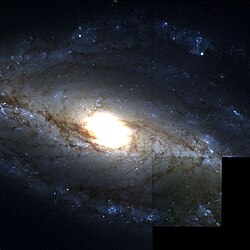 NGC 613 Hubble WikiSky.jpg