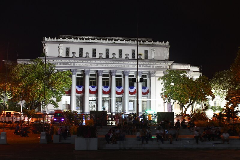 File:Negros Occ Prov Capitol at Night.JPG