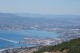 Вид на акваторию порта с возвышенности, 2010