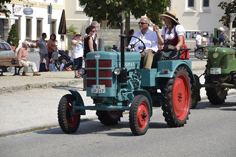 File:Oldtimerumzug Aidenbach 2013-08-18 - Hanomag 7.JPG