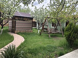 A garden restaurant area in Azatashen