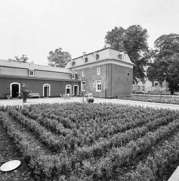 File:Overzicht noordwestpaviljoen, vanaf binnenplaats , pachthof - Houthem - Sint Gerlach - 20343668 - RCE.jpg