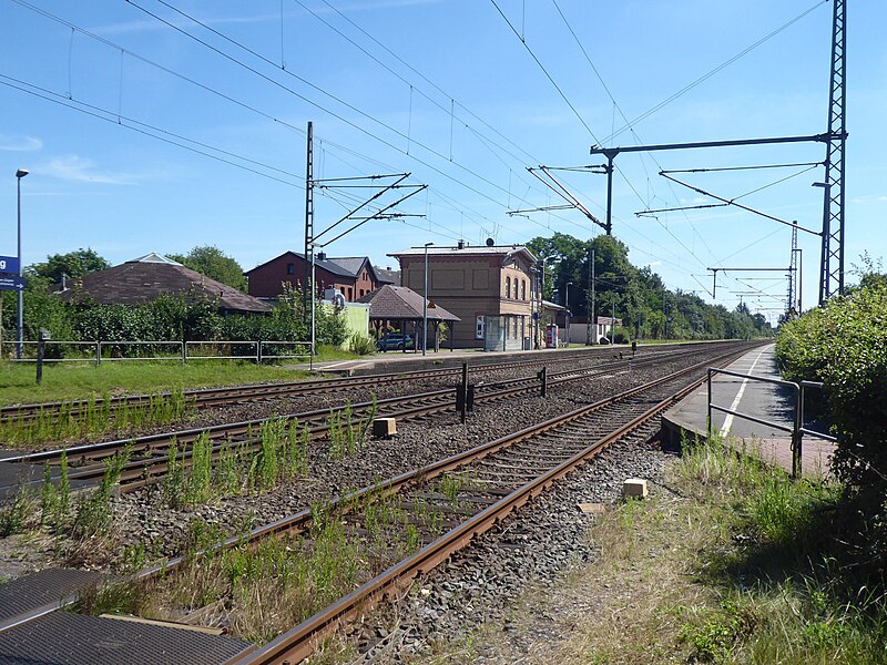 File:Owschlag Bahnhof.jpg