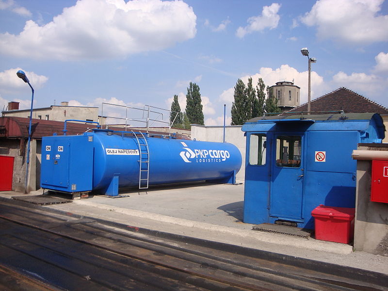 File:PKP Cargo stacja tankowania lokomotyw spalinowych WK13.jpg