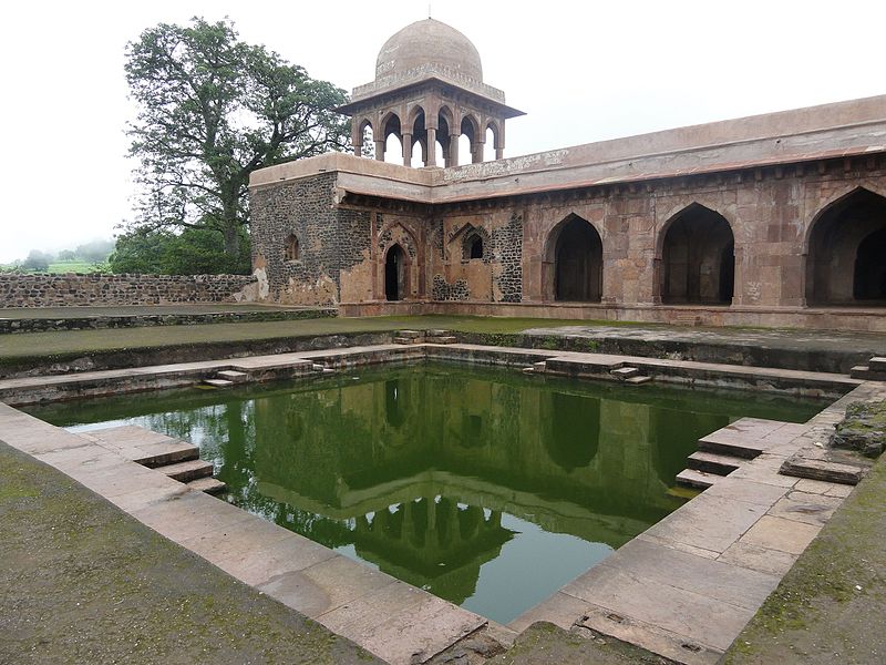 File:Palace of bazbahadur.jpg