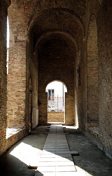 File:Palazzo di Teodorico - piano inferiore.jpg