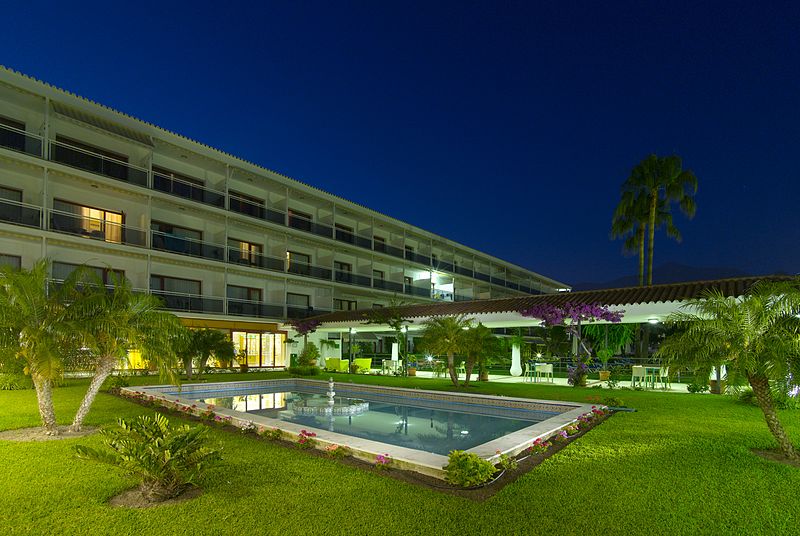 File:Parador de Nerja 5.jpg